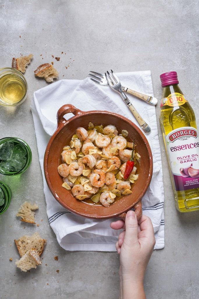 Borges Essences Olive Oil Seasoned with Garlic, 500ml + Extra bottle of 250ml Free (Best Before 31-07-2025) - Caffe' Buongiorno Store